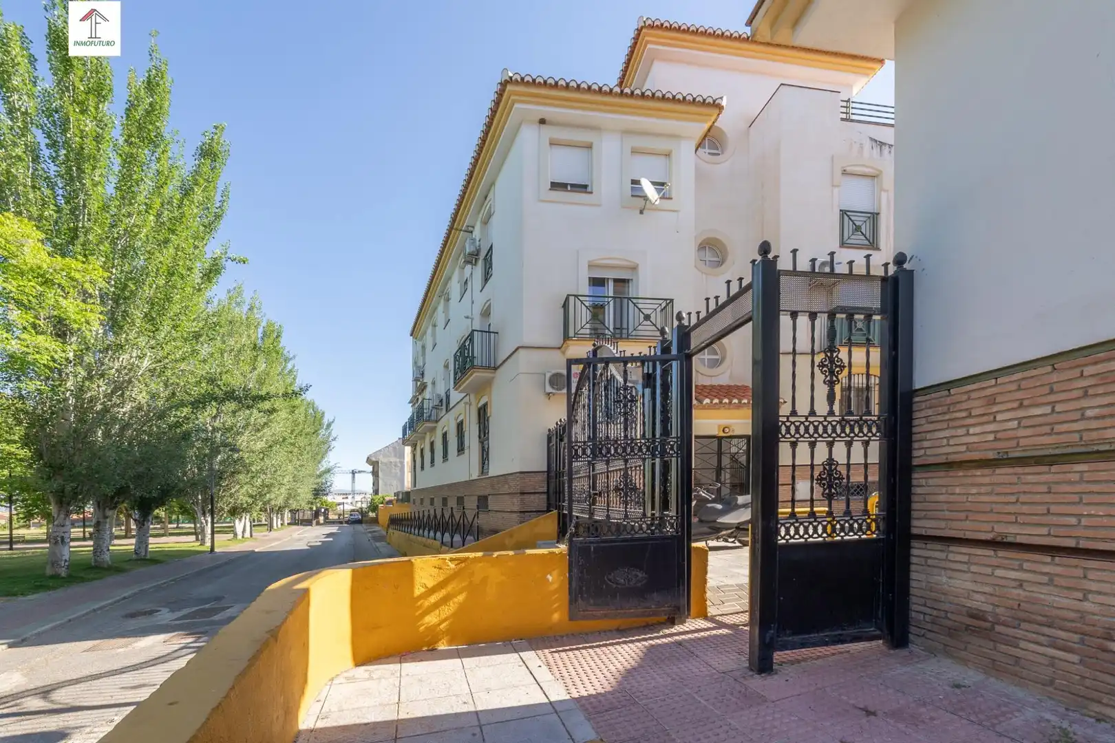 Vista exterior de Piso en venta en Ogíjares con Aire acondicionado, Calefacción y Amueblado