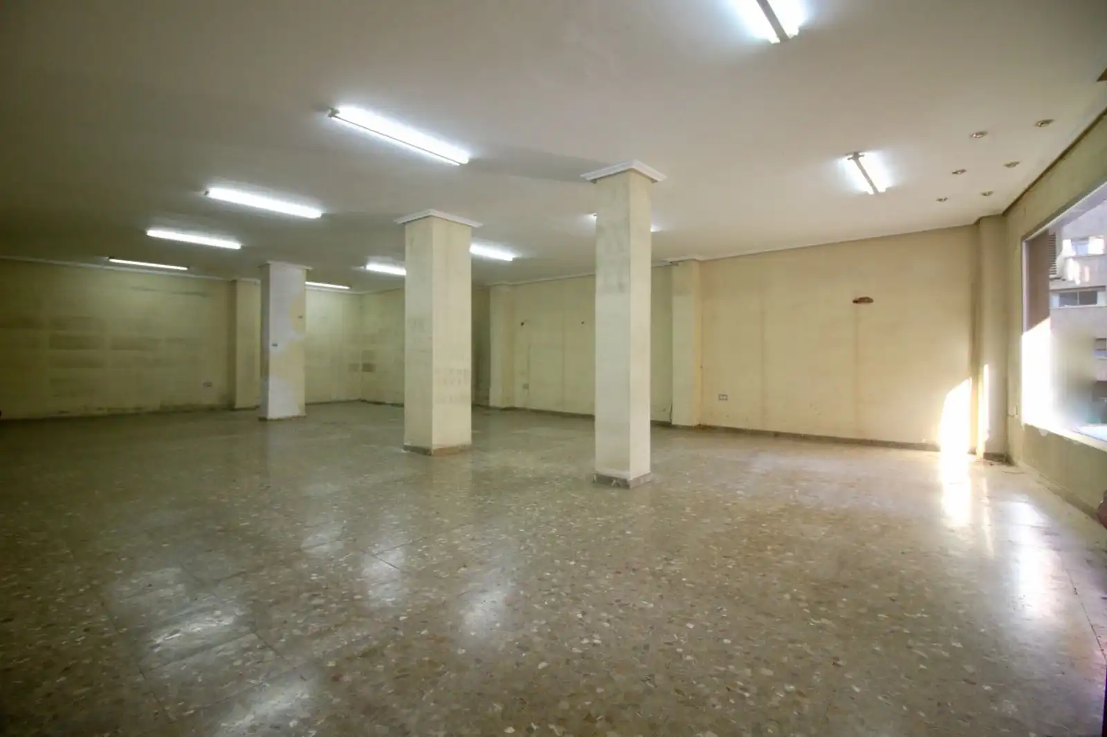 Local comercial de lloguer a Calle Eladia Montesino-Espartero 4, imagen 6