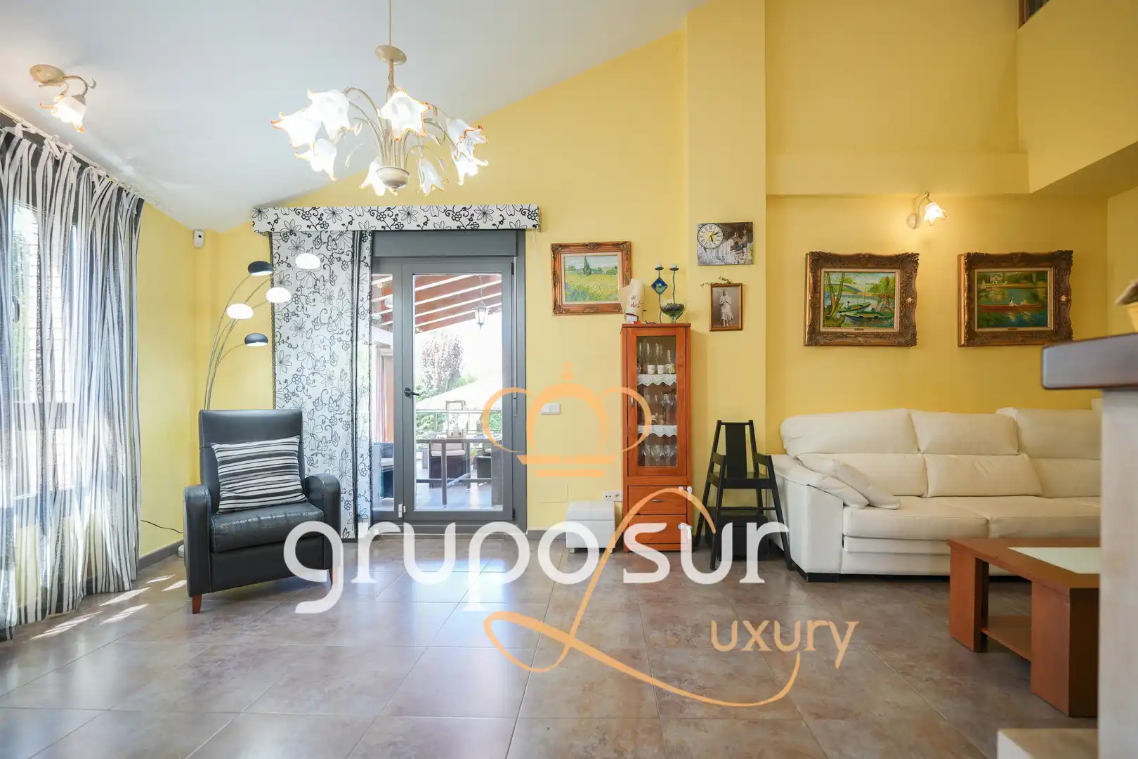 Sala de estar de Casa o chalet en venta en Aldeamayor de San Martín con Calefacción, Jardín privado y Terraza