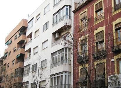 Exterior view of Flat for sale in  Granada Capital