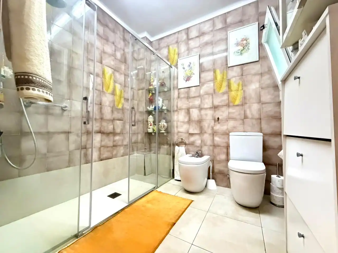 Bathroom of Flat for sale in Mataró  with Air Conditioner, Terrace and Furnished