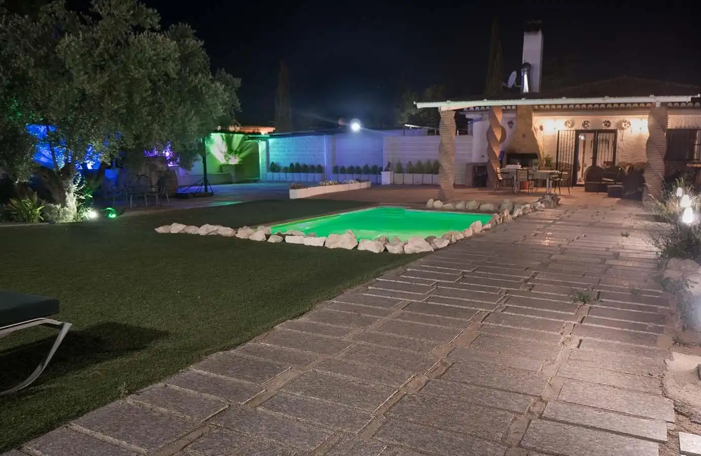 Schwimmbecken von Country house zum Verkauf in Atarfe mit Klimaanlage, Heizung und Privatgarten