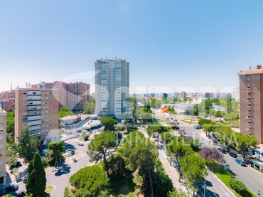 Flat with lift for sale in Calle de Arturo Soria