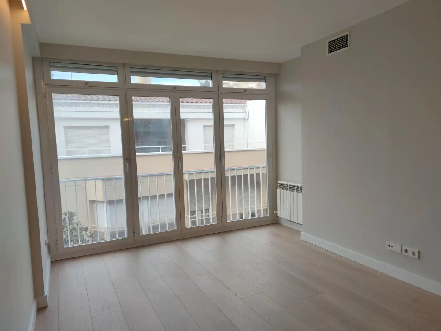 Terraza de Piso de alquiler en Girona con Aire acondicionado, Calefacción y Parquet