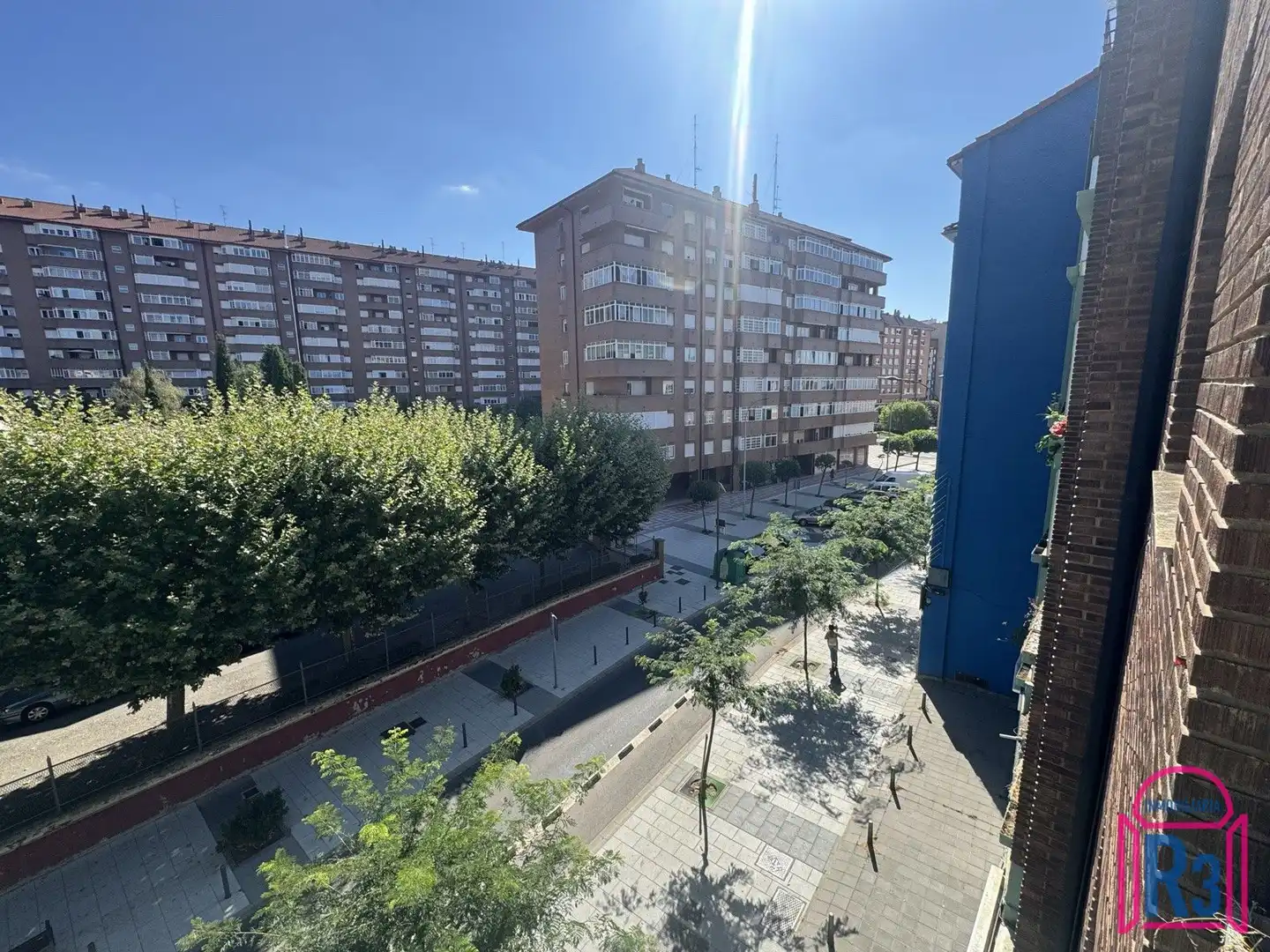 Vista exterior de Apartament en venda en León Capital  amb Calefacció, Terrassa i Moblat