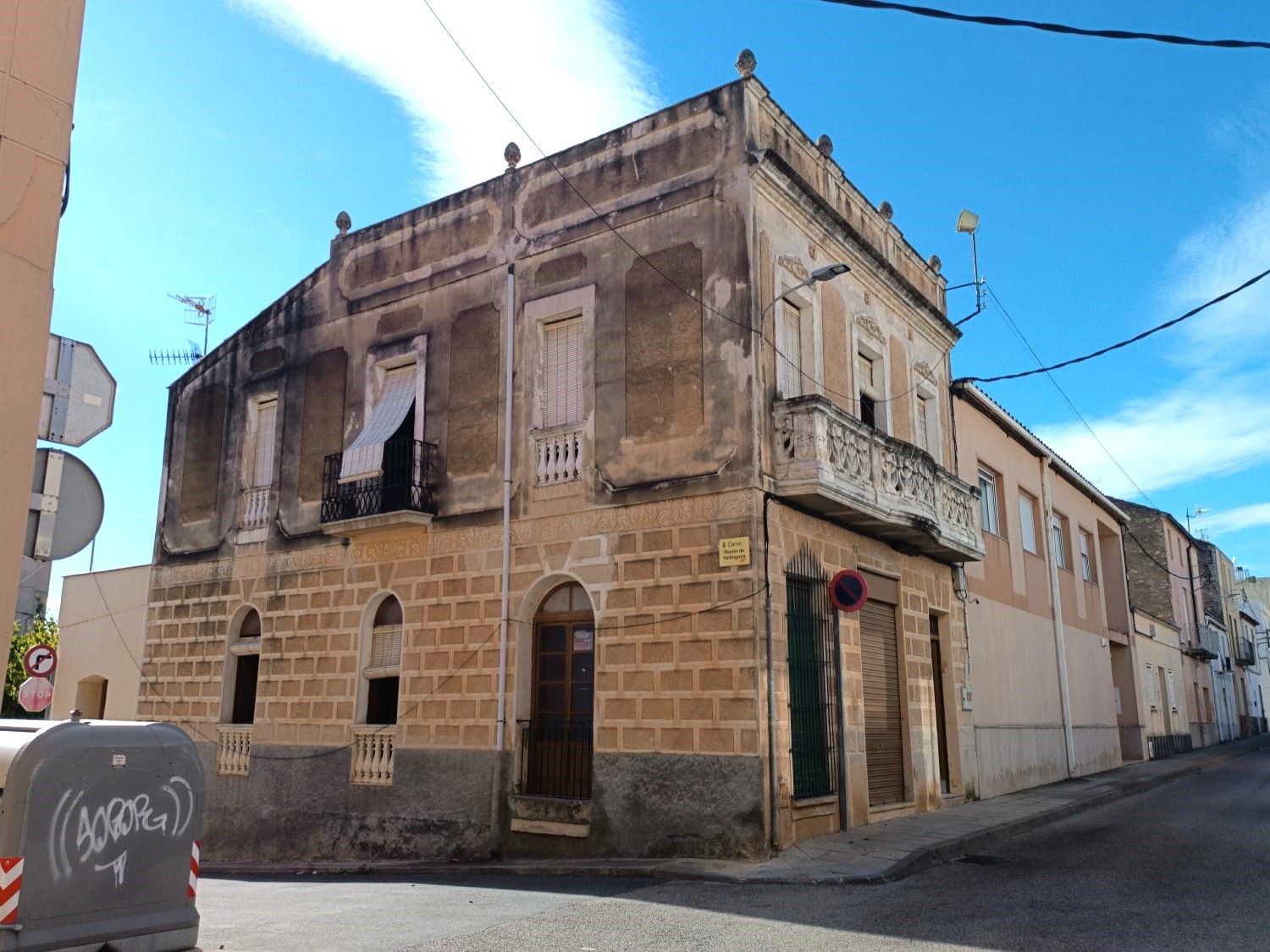 Vista exterior de Casa o xalet en venda en Santa Bàrbara amb Terrassa, Traster i Balcó