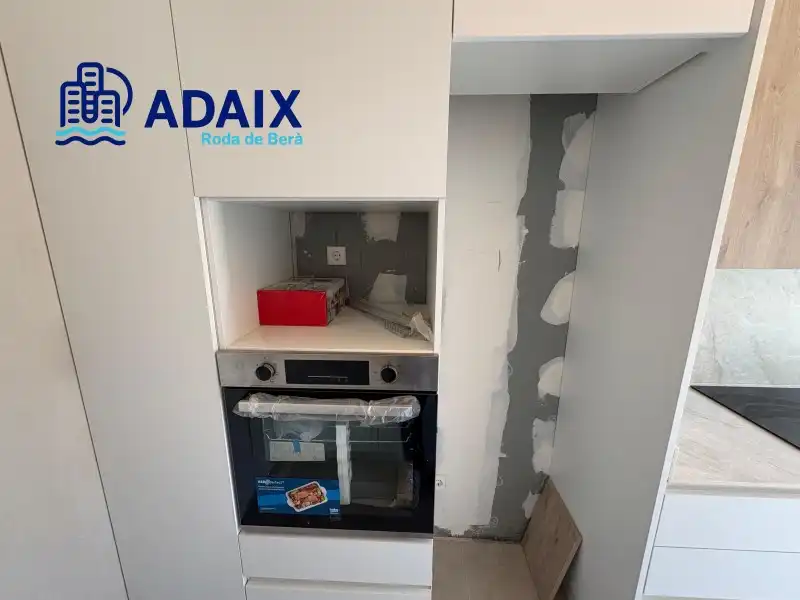 Cocina de Casa o chalet en venta en Roda de Berà con Calefacción, Terraza y Piscina