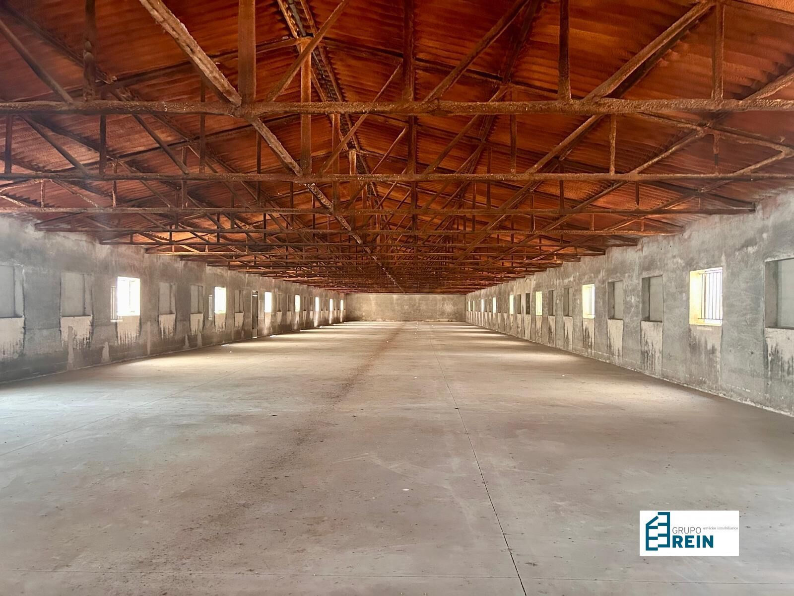 Vista exterior de Nave industrial de alquiler en Recas