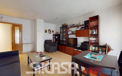 Living room of Flat for sale in Parla  with Heating, Swimming Pool and Community pool