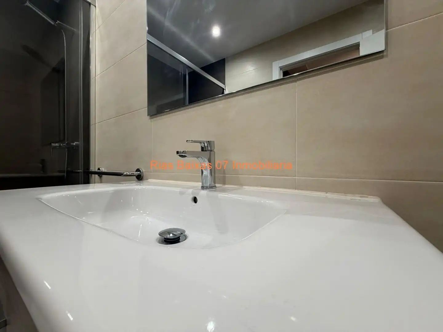 Bathroom of Flat for sale in Vigo   with Heating and Terrace