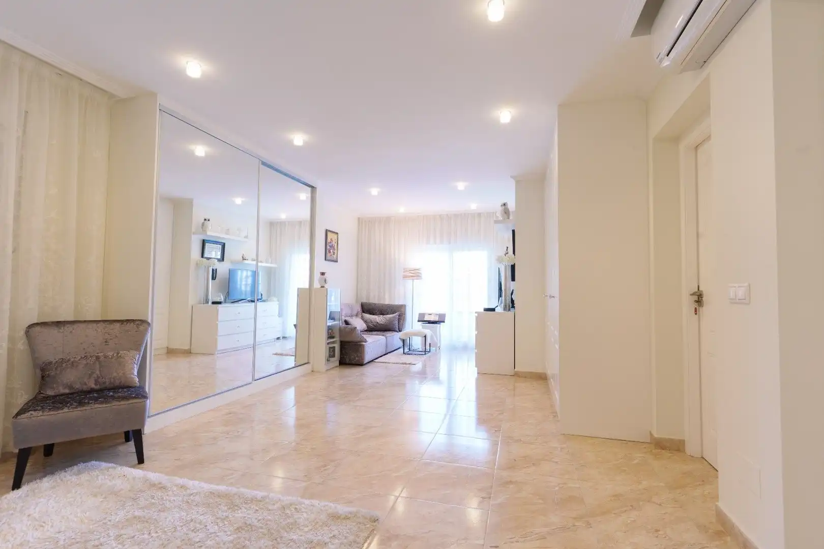 Sala d'estar de Casa o xalet en venda en Torrevieja amb Aire condicionat, Calefacció i Jardí privat