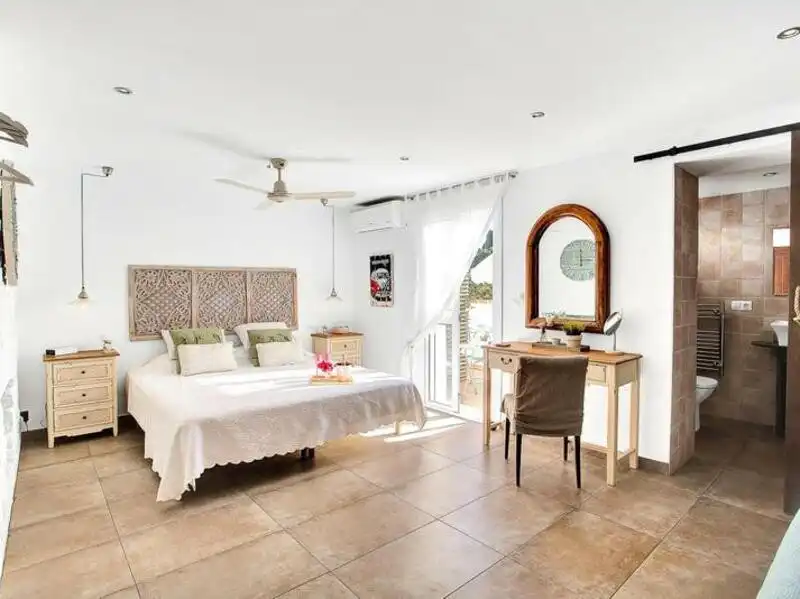 Dormitori de Casa o xalet de lloguer en Marbella amb Aire condicionat, Jardí privat i Terrassa