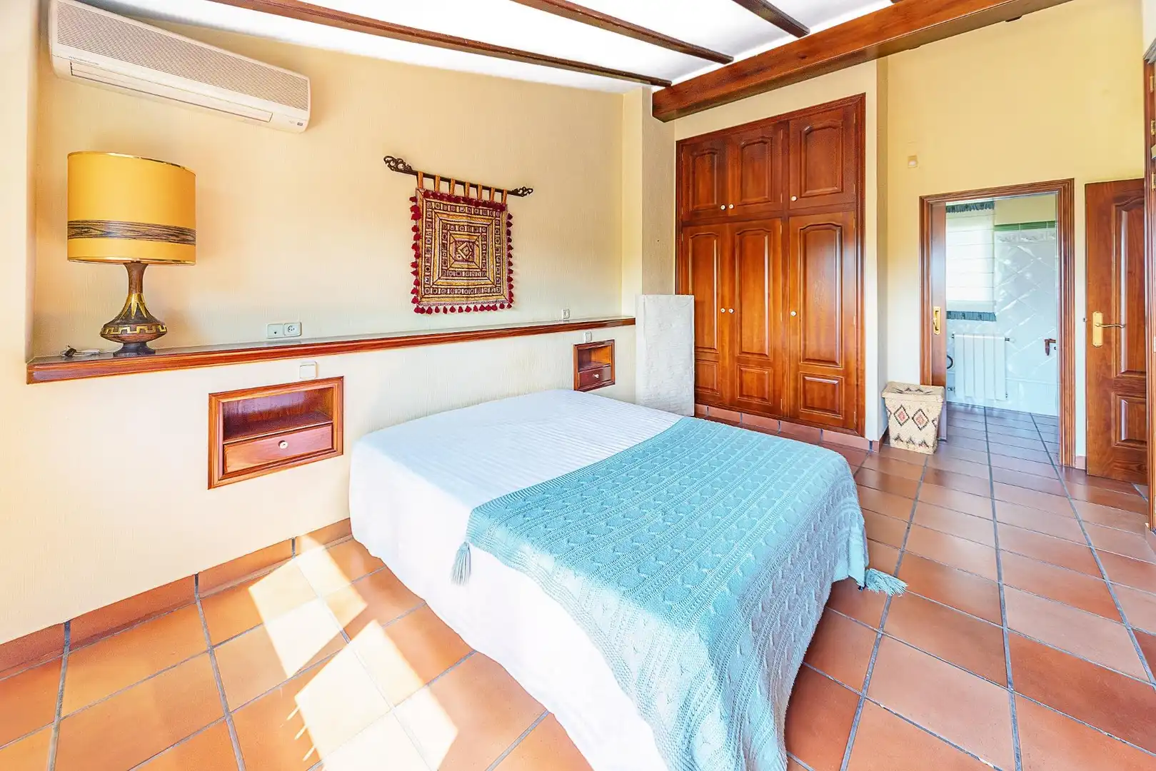 Habitación de Casa o chalet en venta en Elda con Calefacción, Jardín privado y Terraza