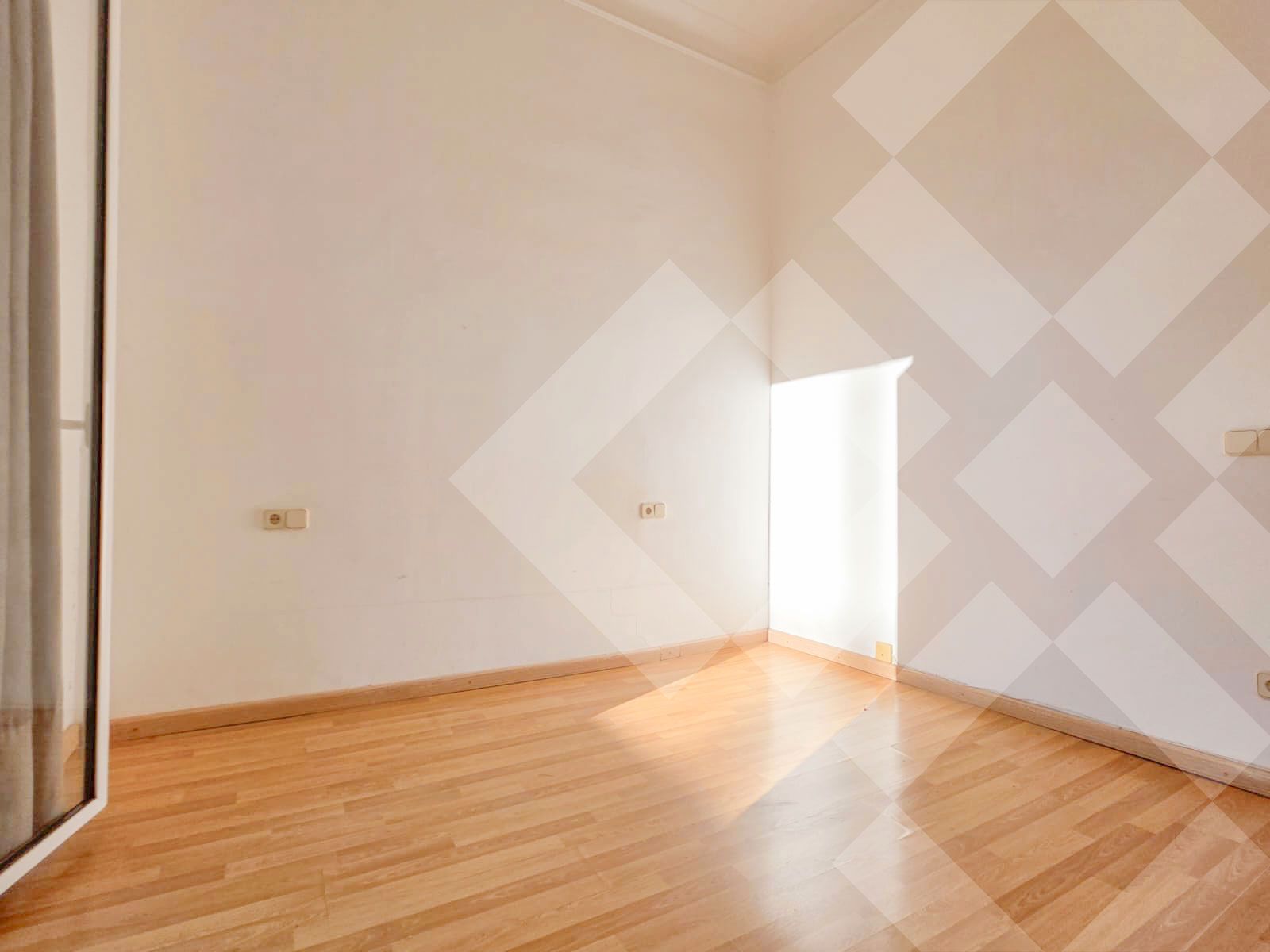 Dormitori de Pis de lloguer en  Barcelona Capital amb Aire condicionat, Moblat i Rentadora