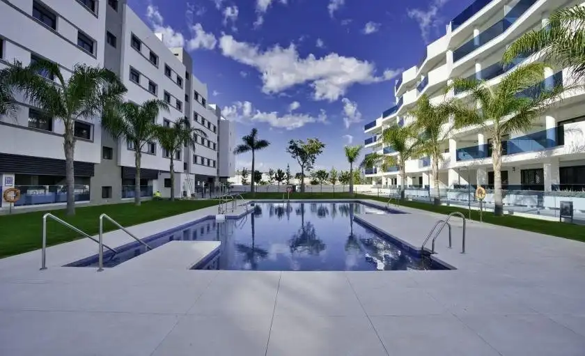 Ático con piscina en venta en Las Lagunas, imagen 2
