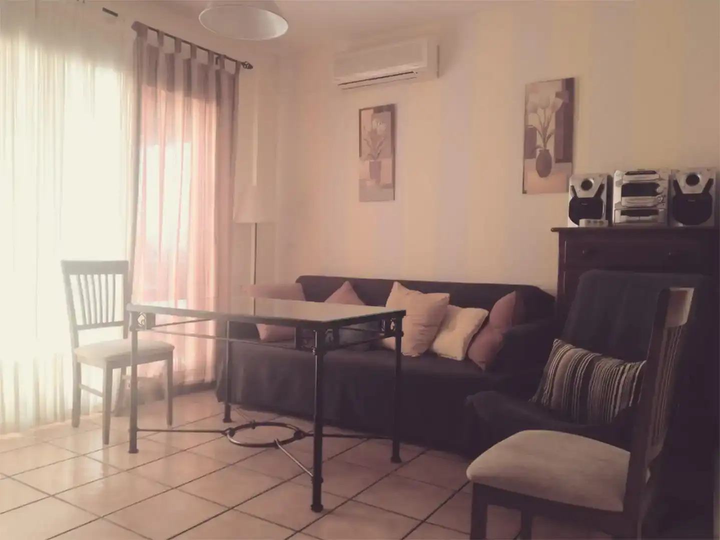 Wohnzimmer von Wohnungen zur Miete in Ayamonte mit Klimaanlage und Schwimmbad