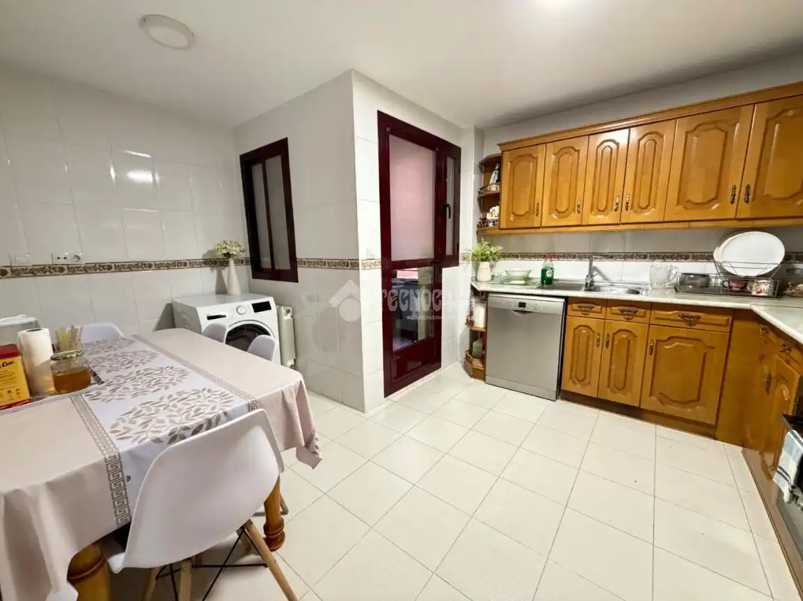 Kitchen of Flat for sale in Arganda del Rey  with Heating, Parquet flooring and Storage room