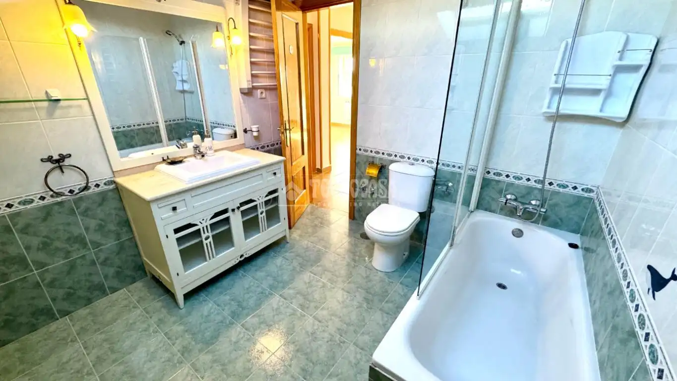 Bathroom of Detached homes for sale in Moralzarzal  with Heating, Terrace and Community pool