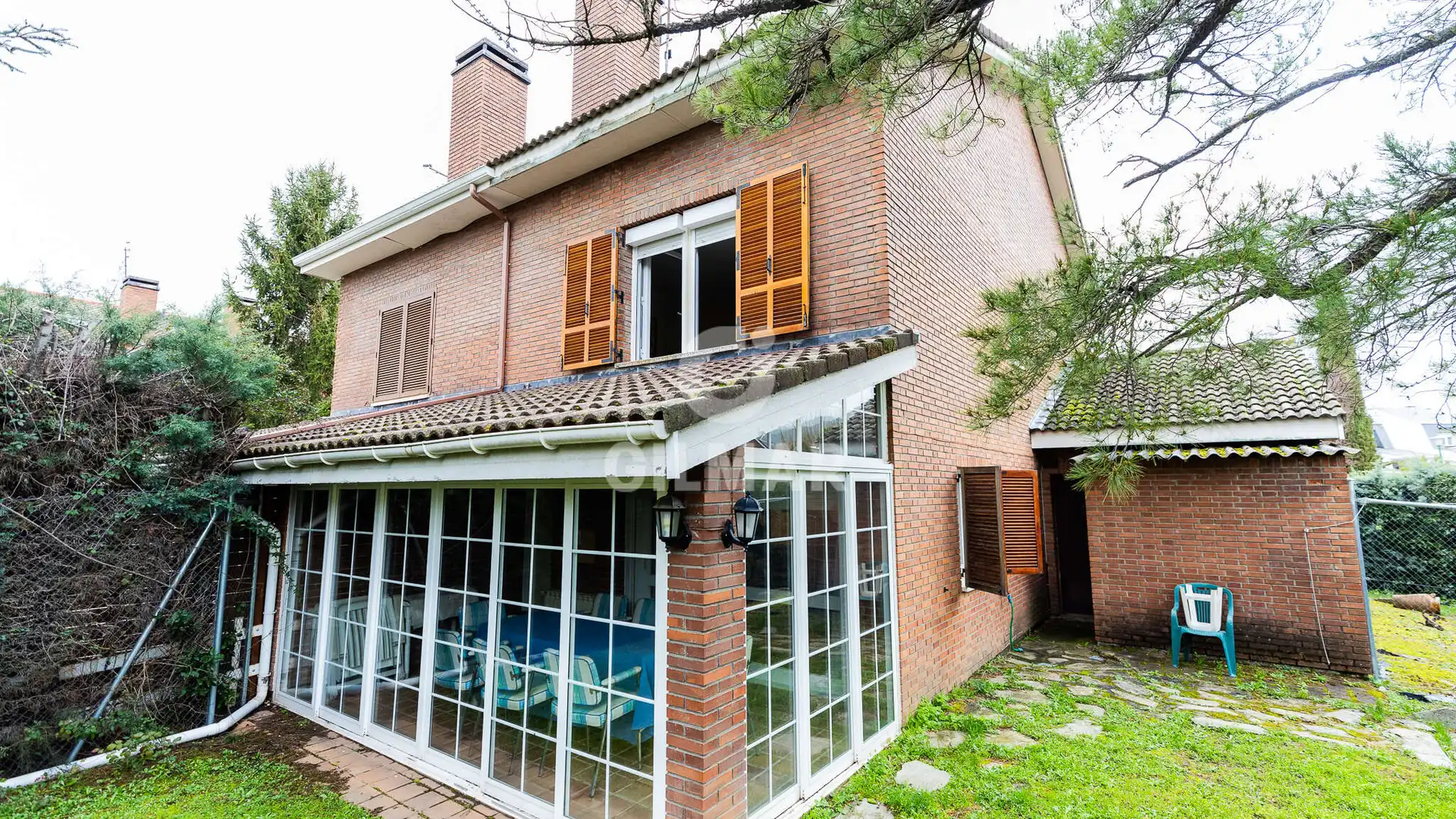 Vista exterior de Casa adosada en venta en Becerril de la Sierra con Calefacción, Jardín privado y Piscina