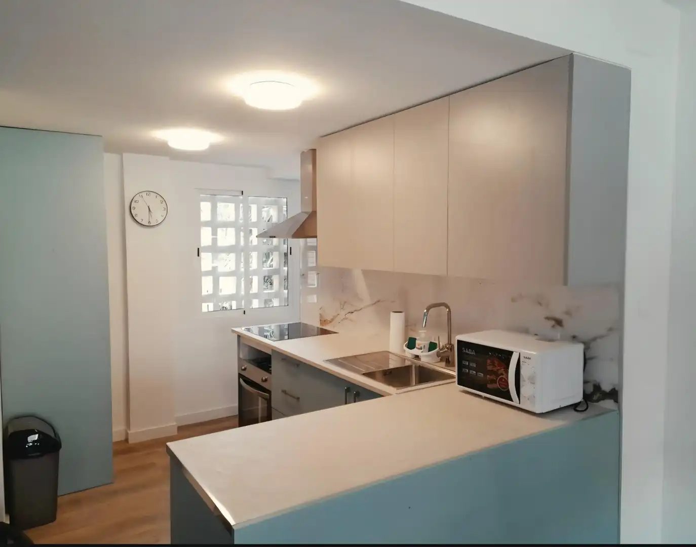 Kitchen of Flat for sale in Valencia  with Air Conditioner, Parquet flooring and Balcony