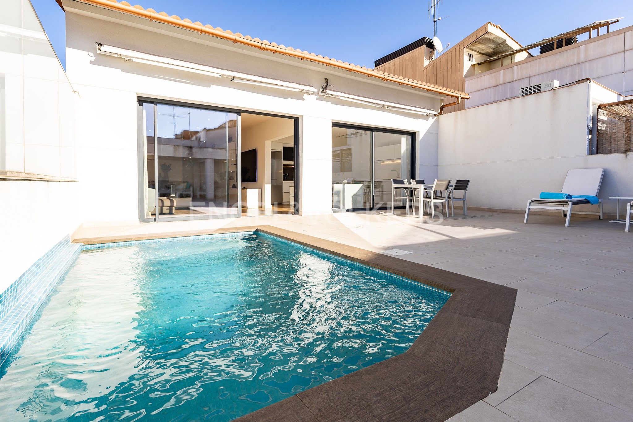 Swimming pool of Single-family semi-detached for sale in Sabadell  with Air Conditioner, Heating and Parquet flooring
