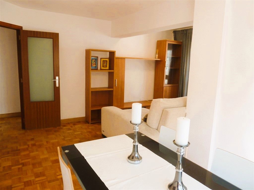 Sala d'estar de Pis en venda en Zizur Mayor / Zizur Nagusia amb Calefacció, Parquet i Terrassa