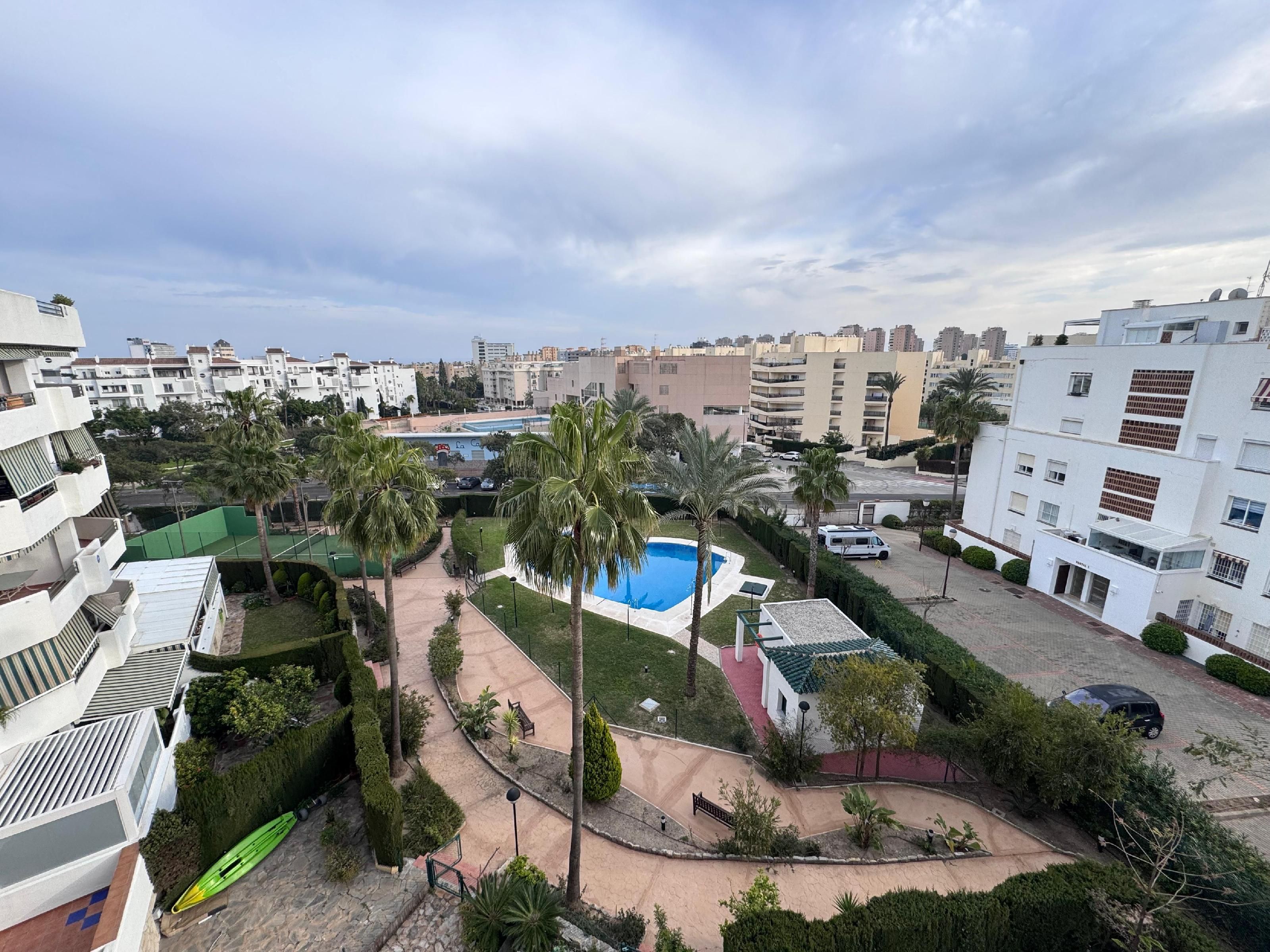Vista exterior de Apartamento en venta en Torremolinos con Aire acondicionado, Jardín privado y Trastero