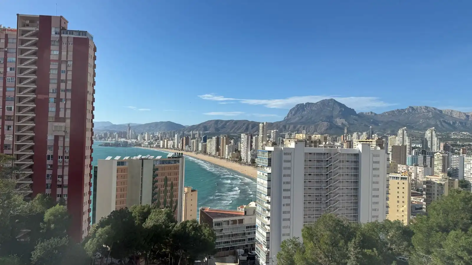 Vista exterior de Pis de lloguer en Benidorm amb Aire condicionat, Calefacció i Terrassa