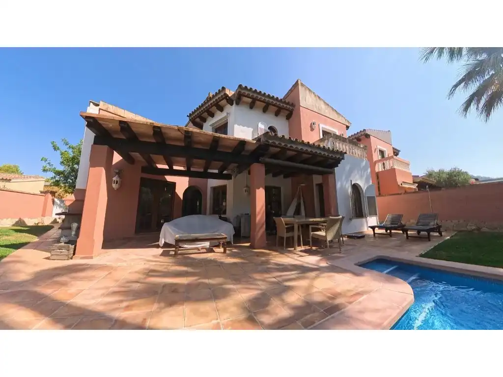 Vista exterior de Casa o xalet en venda en Calvià amb Aire condicionat, Jardí privat i Terrassa