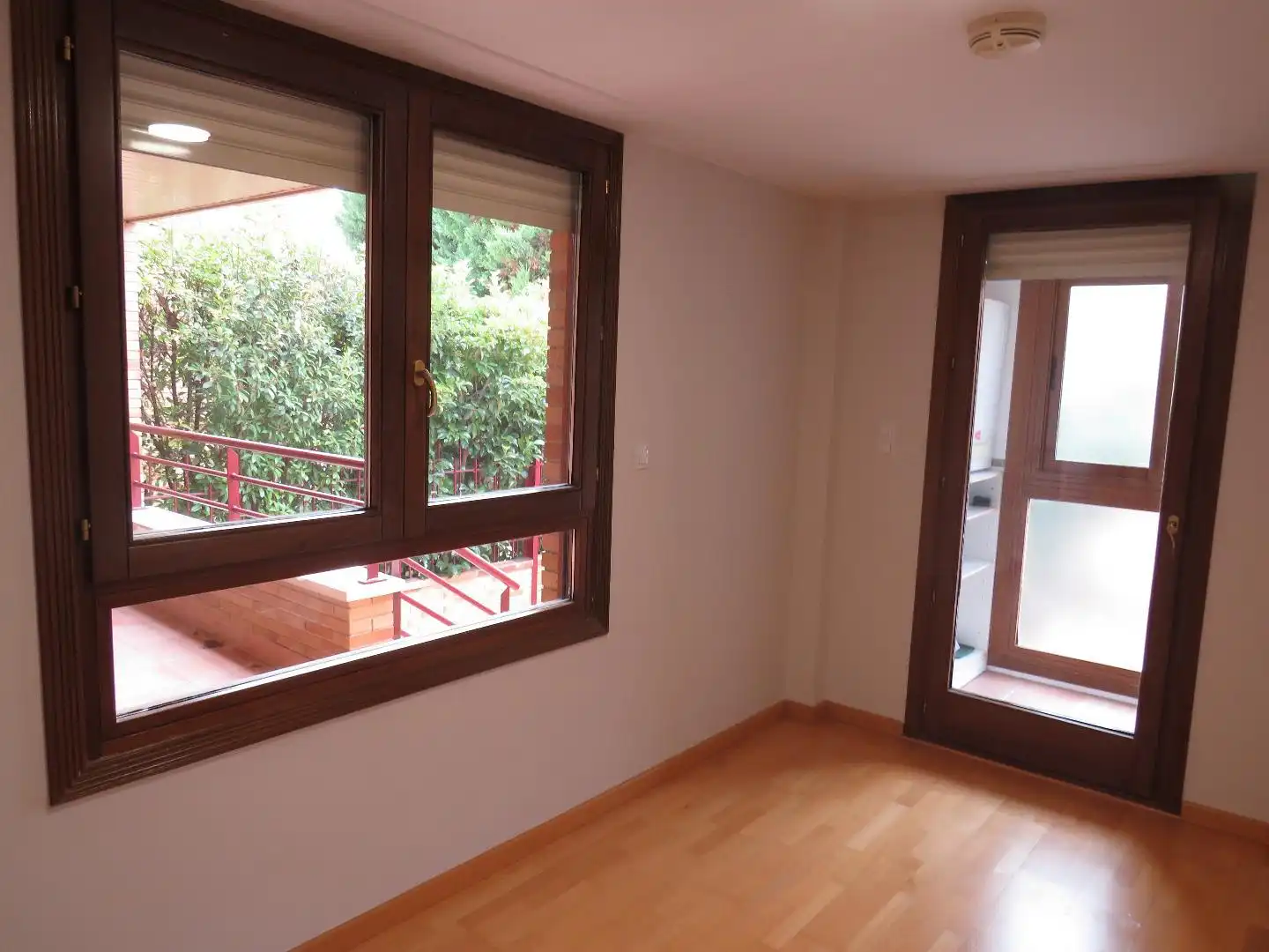 Habitación de Casa adosada de alquiler en Zaragoza con Terraza, Trastero y Piscina