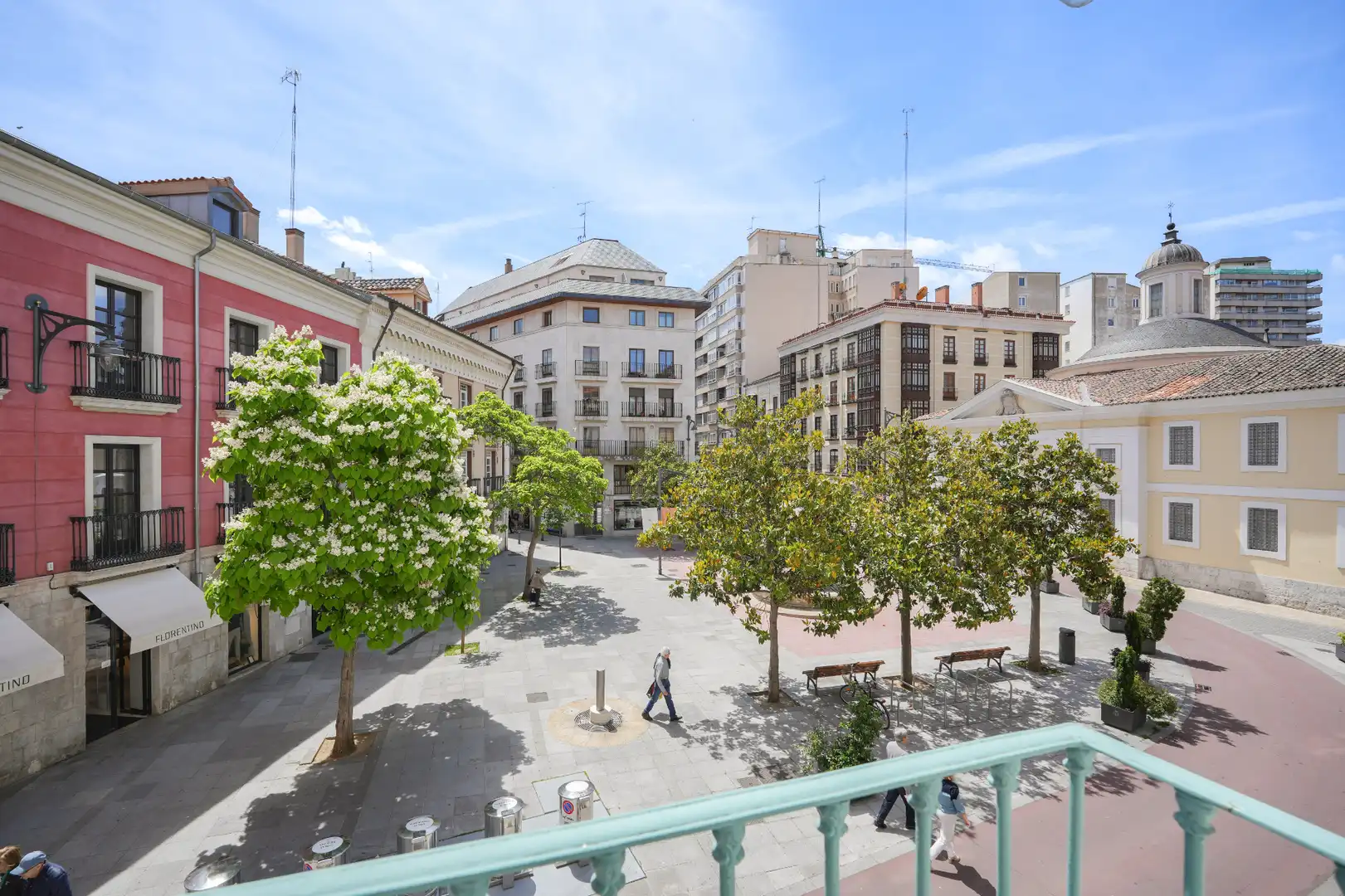 Exterior view of Flat for sale in Valladolid  with Heating, Parquet flooring and Storage room