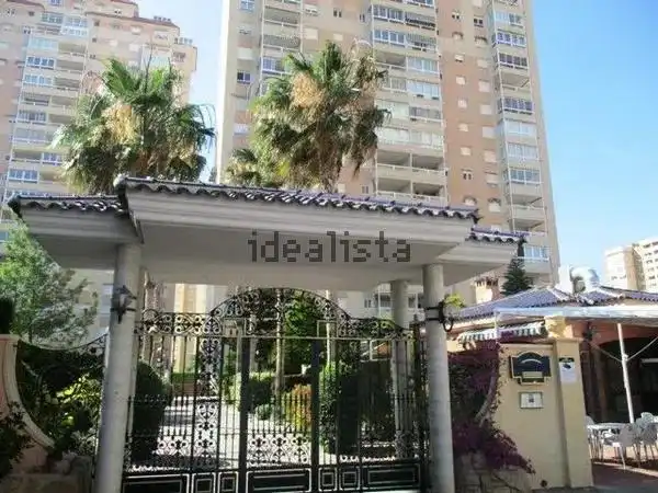 Außenansicht von Wohnung zur Miete in El Campello mit Balkon und Gemeinschaftspool