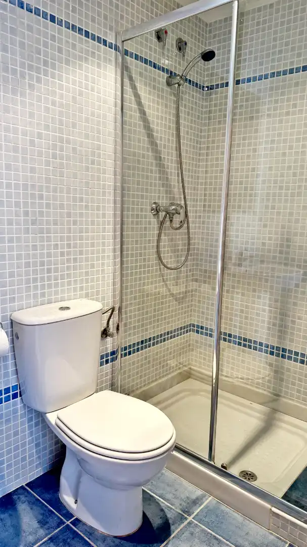 Bany de Apartament de lloguer en Gandia amb Aire condicionat, Calefacció i Terrassa