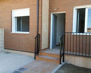 Vista exterior de Casa o xalet en venda en La Lastrilla  amb Calefacció, Jardí privat i Parquet