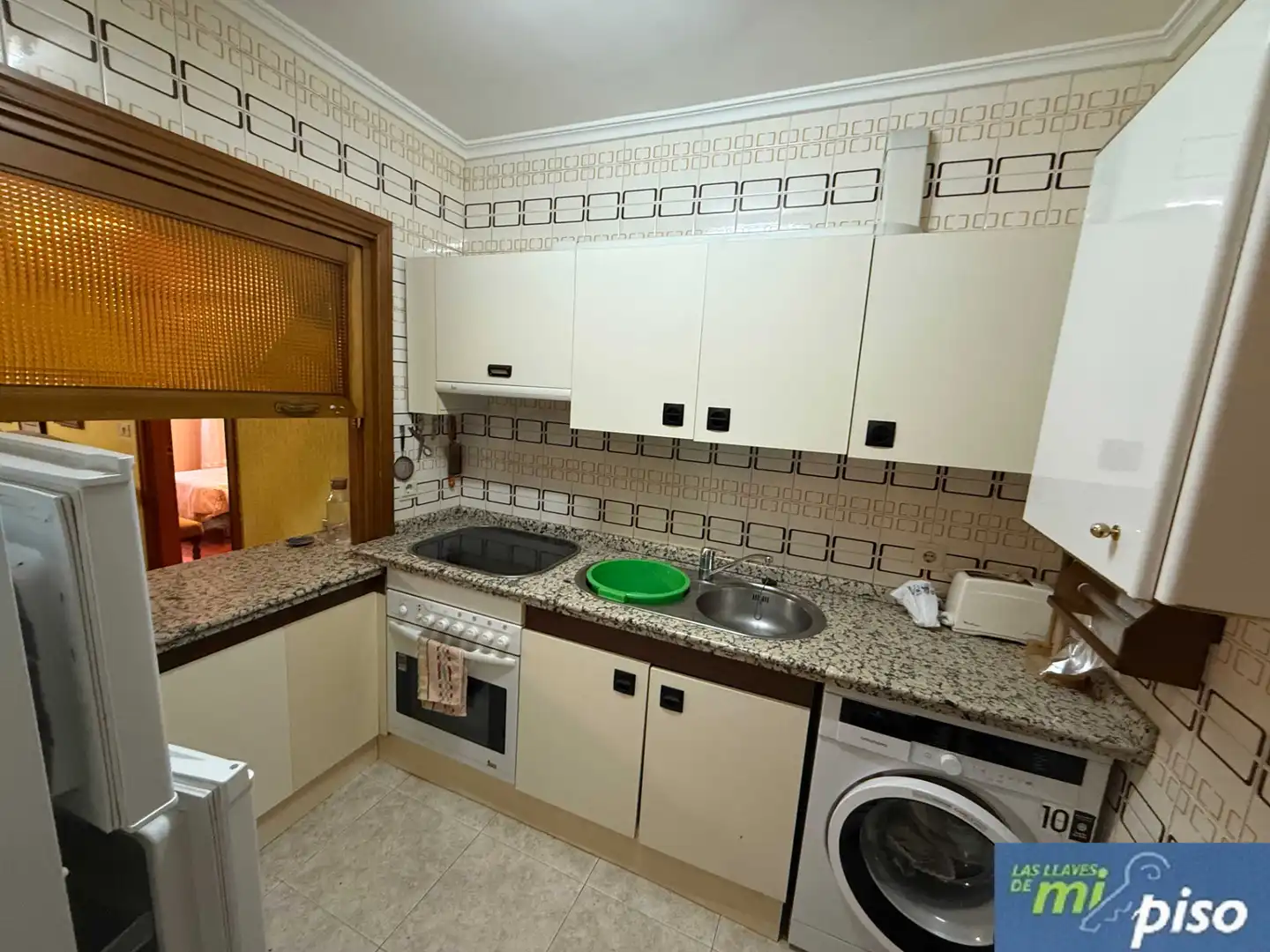 Cocina de Piso en venta en Valladolid con Calefacción, Parquet y Amueblado