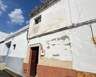 Vista exterior de Casa adosada en venda en El Coronil amb Aire condicionat