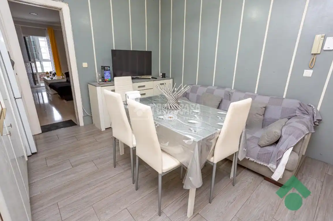 Dining room of Flat for sale in Algeciras  with Terrace, Storage room and Furnished