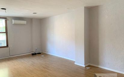 Living room of Office to rent in  Valencia Capital  with Air Conditioner