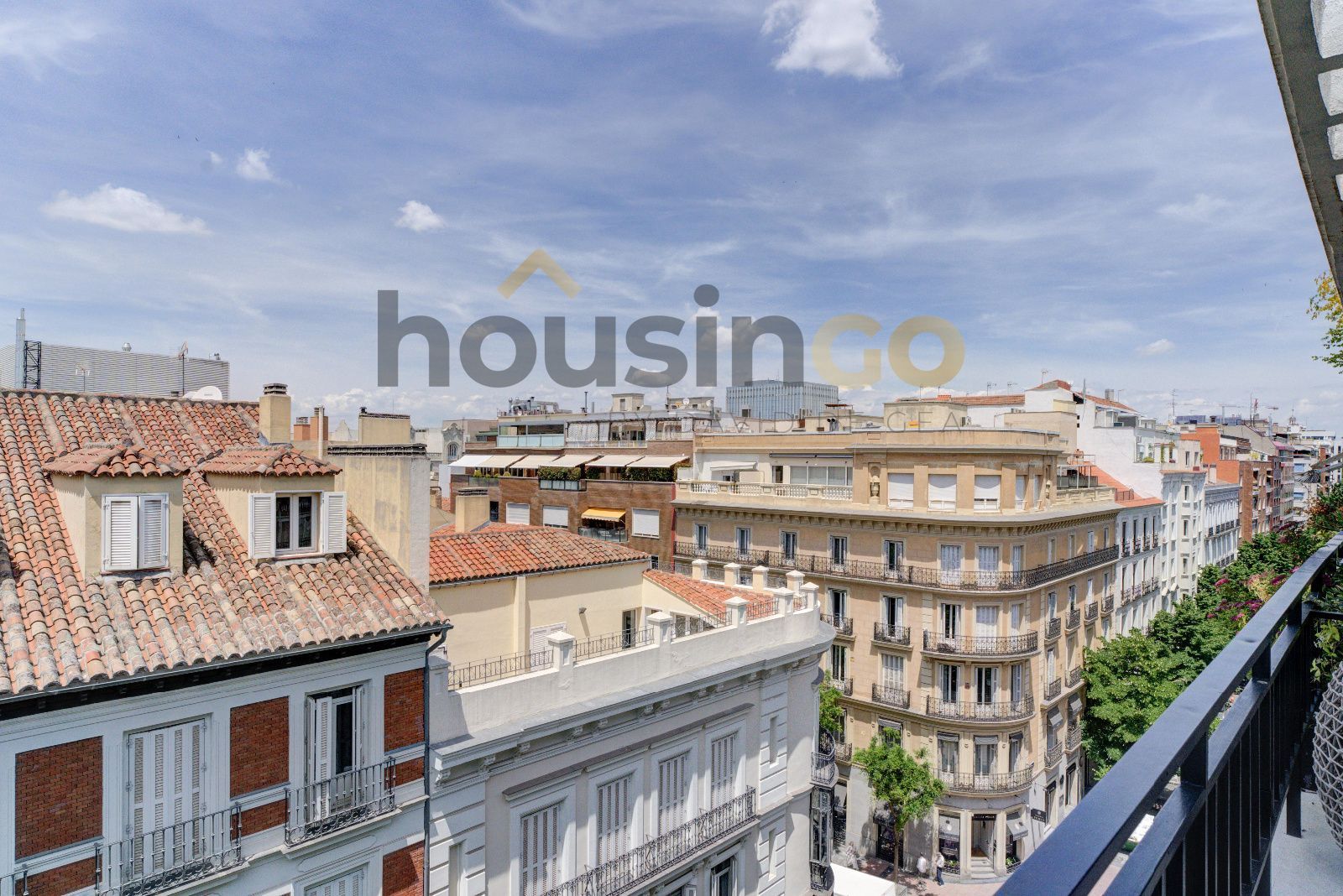 Exterior view of Attic for sale in  Madrid Capital  with Air Conditioner, Heating and Parquet flooring