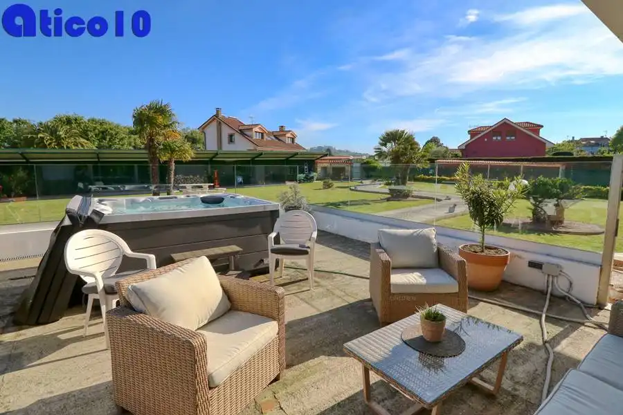 Terraza de Casa o chalet en venta en Gijón  con Calefacción, Jardín privado y Parquet