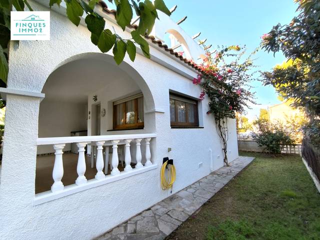 Casa adosada en Venta en Alcanar