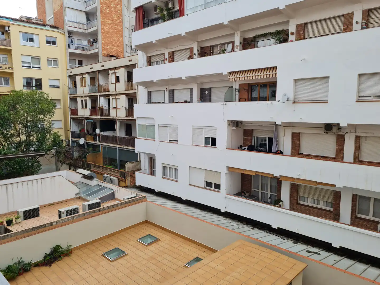 Vista exterior de Piso en venta en Girona con Calefacción y Horno