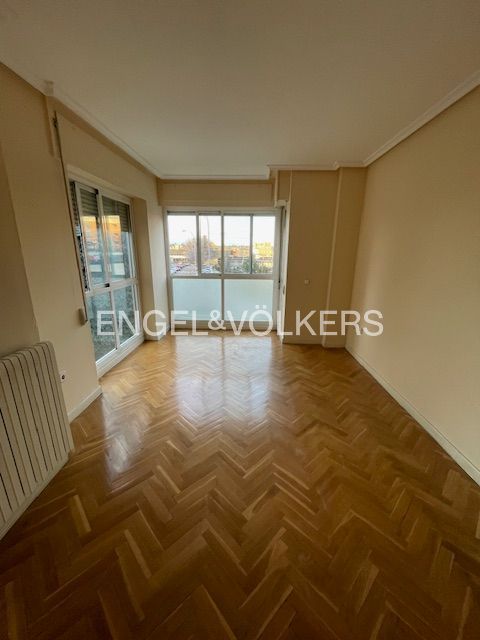 Vista exterior de Apartamento de alquiler en  Madrid Capital con Calefacción, Parquet y Sauna