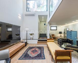 Sala d'estar de Casa o xalet en venda en  Barcelona Capital amb Aire condicionat i Terrassa