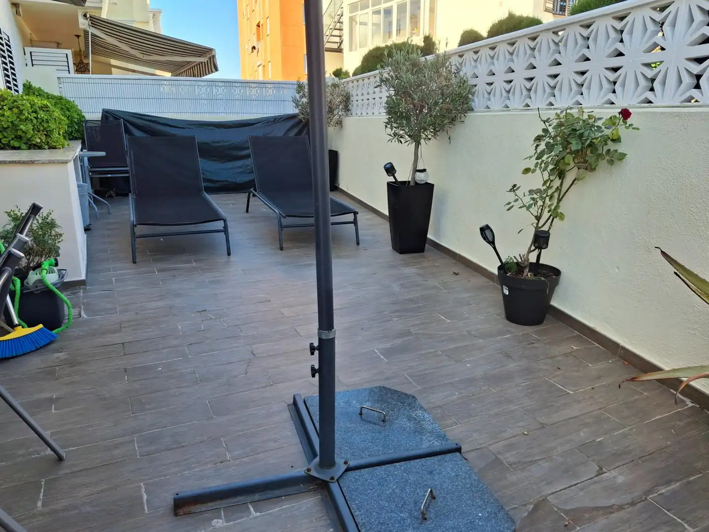 Terrasse von Einfamilien-Reihenhaus zum Verkauf in Oropesa del Mar / Orpesa mit Klimaanlage und Balkon
