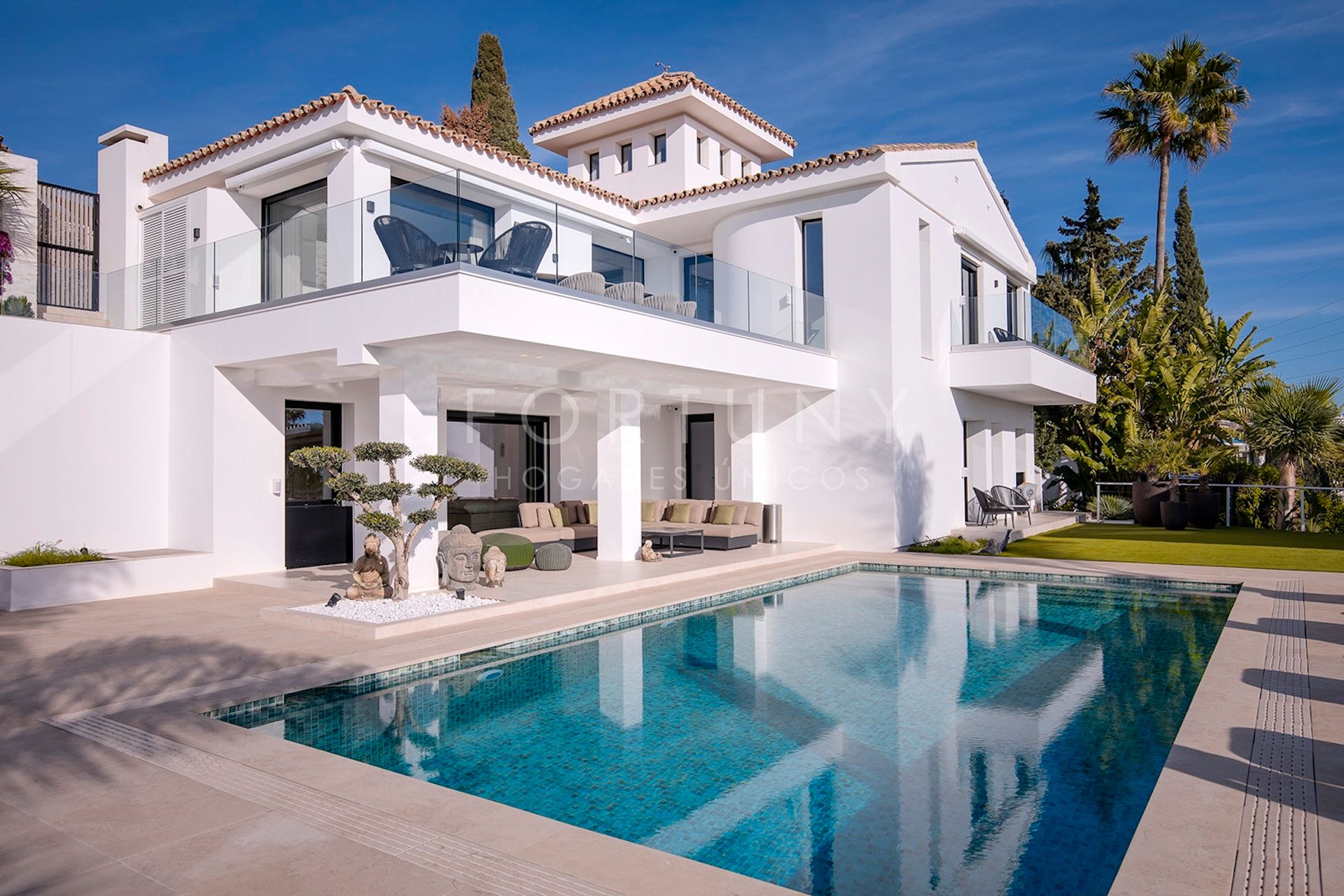 Exterior view of House or chalet for sale in Marbella  with Air Conditioner, Heating and Private garden
