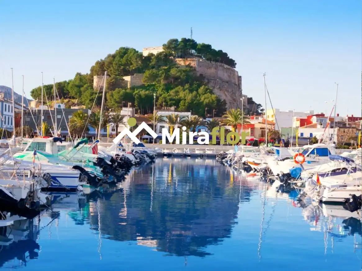 Vista exterior de Apartamento en venta en Dénia con Aire acondicionado, Terraza y Amueblado