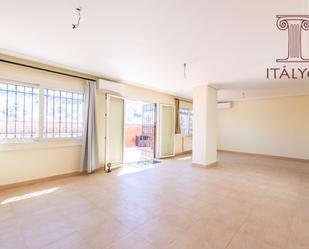 Living room of Attic for sale in  Sevilla Capital  with Air Conditioner and Terrace