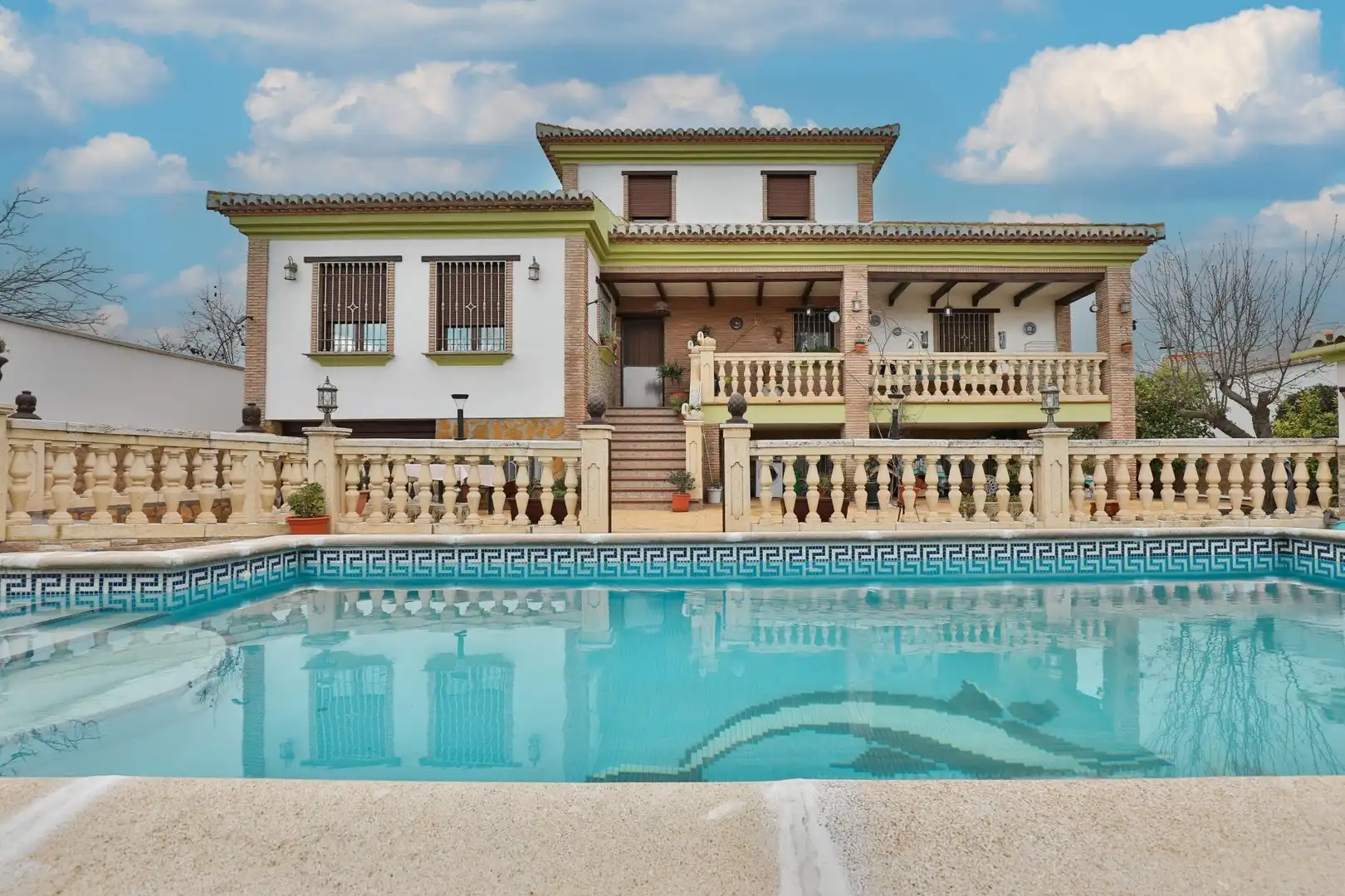 Casa amb piscina en venda a DISEMINADOS (VIV. UNIF)