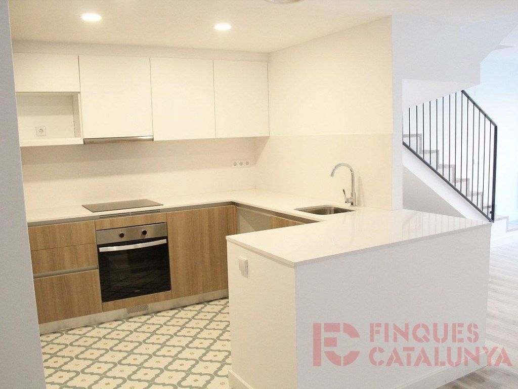 Kitchen of Flat for sale in Girona Capital  with Air Conditioner and Terrace